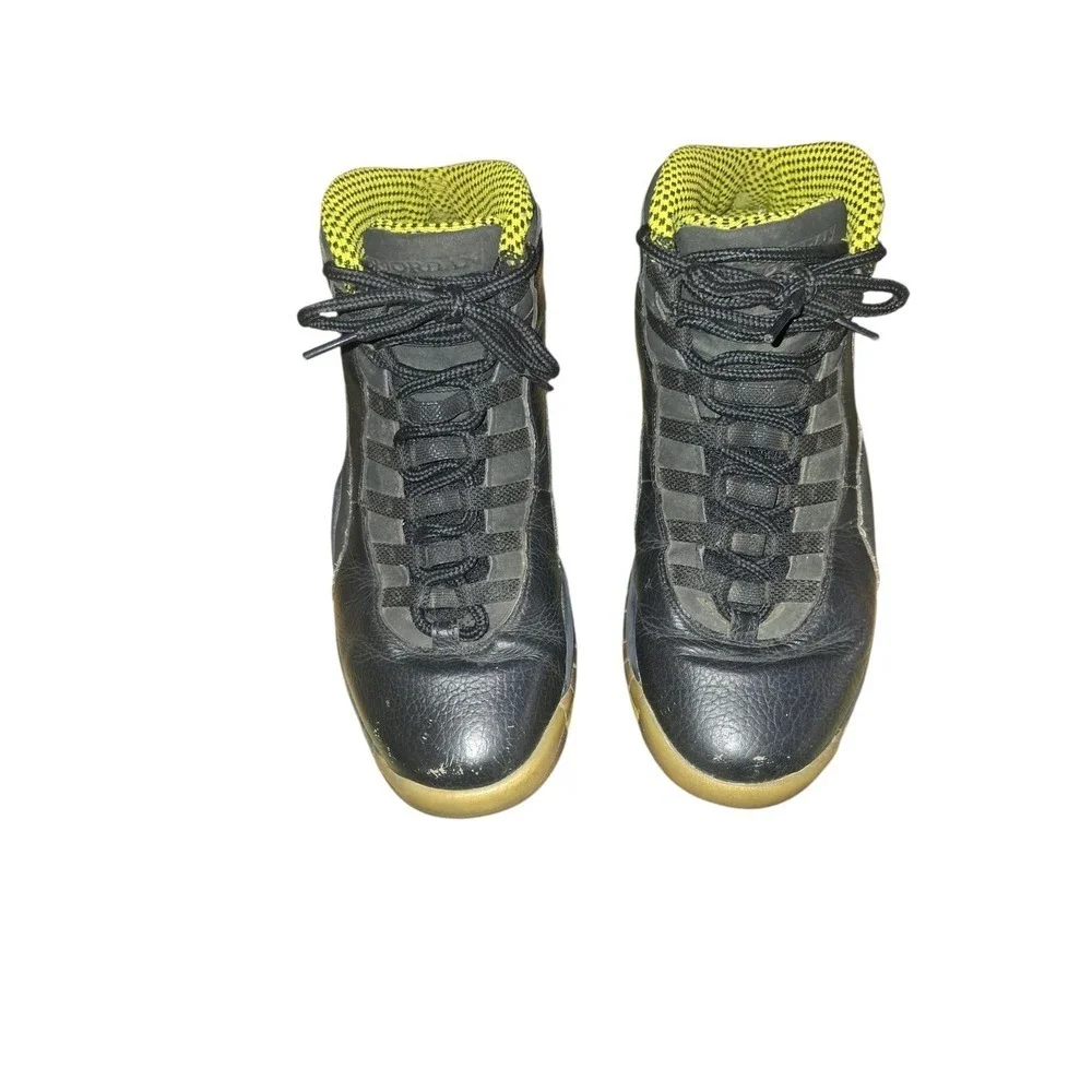 Air Jordan Retro 10 Venom size 10 Mens Black Leather Green Trim 310805-033